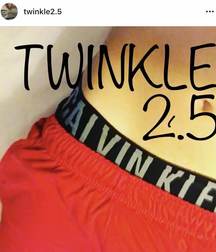 A little phone album  5d50a43717530.jpeg