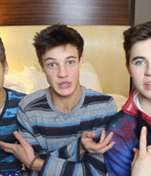 Wall Boys... 4 5da5a1d97cbea.gif