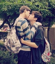 Boys Boys ... 5db089a85e294.jpg