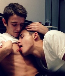 Boys Boys ... 5db089aa1fb4f.jpg