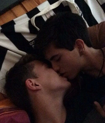 Boys Boys ... 5db089c8651ba.png