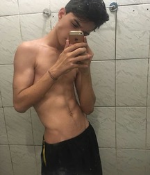 Boys Boys ... 5db08a7d6cf2c.jpg