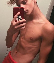 Boys Boys ... 5db08a84d189a.jpg