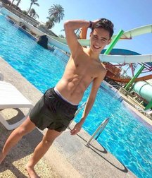 Boys Boys ... 5db08c68100bf.jpg