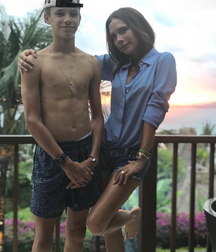 Boys Boys ... 5db08dbe202bc.jpg