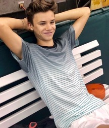 Boys Boys ... 5db08e27467a7.jpg