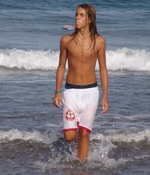Shirtless 5d731e548a867.jpg