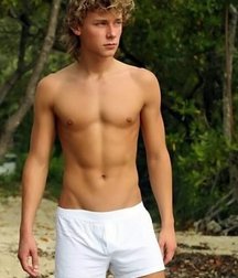 Shirtless 5d731e5de6d88.jpg