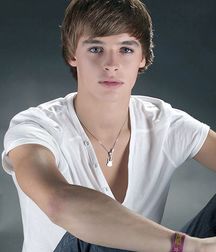 Beautiful faces 5dd7eab2a1c63.jpg