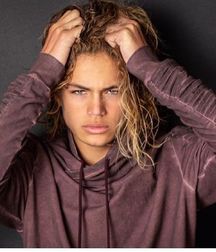 Long Haired Boys 5df10fb68e16e.jpg
