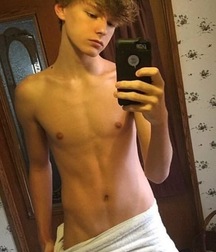 Selfies 5df9d628ba6a3.jpeg