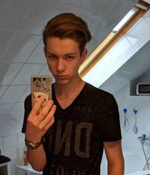 Selfies 5df9d6397a8cc.jpg
