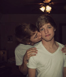 Lovers 5dffaf9dc79af.jpg