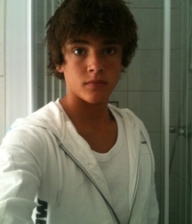 Beautiful Look of gay boys 5e3195f6630fb.jpg