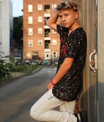 From JOK13 Waouv Boys no porn 5e9431e280eb7.jpg