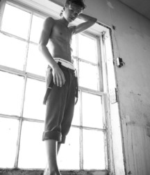 Cute boys and shirtless guys 5e49947bf07e9.jpeg