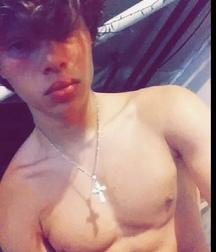 Cute boys and shirtless guys 5e4994981c827.jpeg