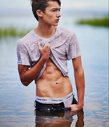 Sexy abs  5ec00f5fd2166.jpeg