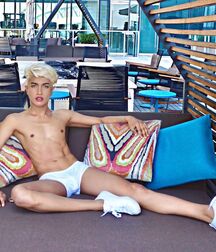 Sexy abs  5ec00f6b94ba6.jpeg