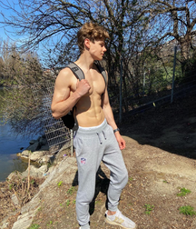 Florian Macek Photos and gay tube 60c6604e35c5d.png