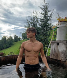 Florian Macek Photos and gay tube 60c6609db8446.png
