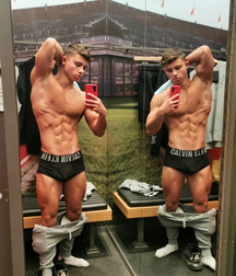 Big abs Sunday it’s going on twink tube 610fe1e84d15a.png
