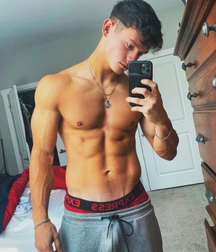What up Sunday Selfie Twink Tube 61a3b31959e32.png