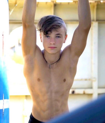What up Sunday Selfie Twink Tube 61a3b36f25a3a.png