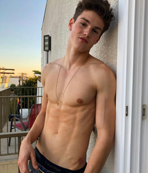 What up Sunday Selfie Twink Tube 61a3b3754c88e.png