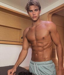 Hot Christmas gift boys 61c7bec2d4bcd.jpeg