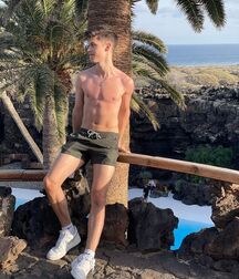 Put your eyes on these shirtless twink tube 623ce1c4ec46e.jpeg