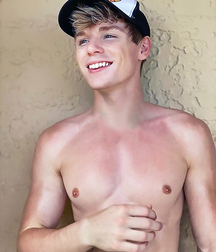 Schools out or not twink tube 623e1e8bd7d0e.png