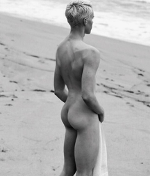Saturday b&w hot photos twink tube 623f34b45826c.png