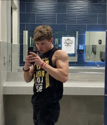 Showing up on a Sunday set twink tube selfie 625c1a2925321.jpeg