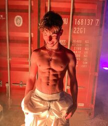 It’s a shirtless spring day Easter twinks 625c1bc09726e.jpeg