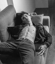 Up up up and look what was upload twink tube 6278bf723c4d3.png