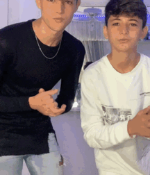 Internet Stars Twink Tube Sexy Boys Mix 629f6f102ffc9.gif