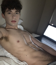 Run run run run run to me twink tube 62b48dc64a574.png