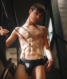 Run run run run run to me twink tube 62b48e7236f49.png