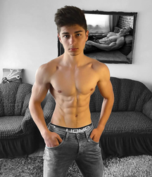 Run run run run run to me twink tube 62b48f643e48e.png