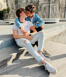 Love is love Be strong be yourself twink tube 62c39684ef435.png