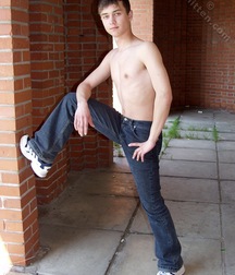 Uploaded by:TeenBoyArse 5d615959be26f.jpg