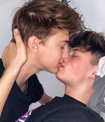 Boys hot kisses twink love tube life 62525277cc5d7.jpg