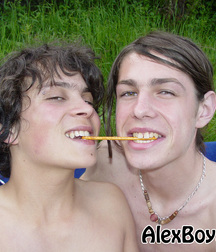 AlexBoys Cute Boys 004 5ce7a0847339d.jpg
