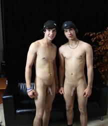 Aston Twins 5d67f4e5ebd4a.jpg