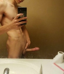 Straight & Sexy 5db09e404e0b1.jpeg