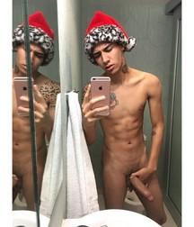 Selfies 5 5dbcffccc8155.jpeg