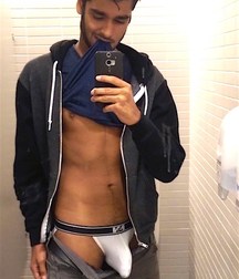 Sexy Selfies 23 5dbf4b0893446.jpeg