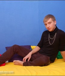 Glamour  5d8469298e2fd.jpg