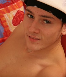 Adam 15-2 5d8da0e273500.jpg